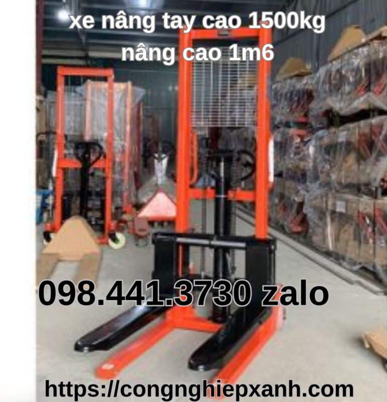 Xe nâng tay cao có nâng hàng lên xe tải được không?